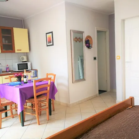 Apartamento Bilic With Garden & Swimming Pool - 50m From The *
