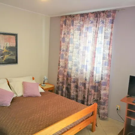 Bilic With Garden & Swimming Pool - 50m From The Pjescana Uvala